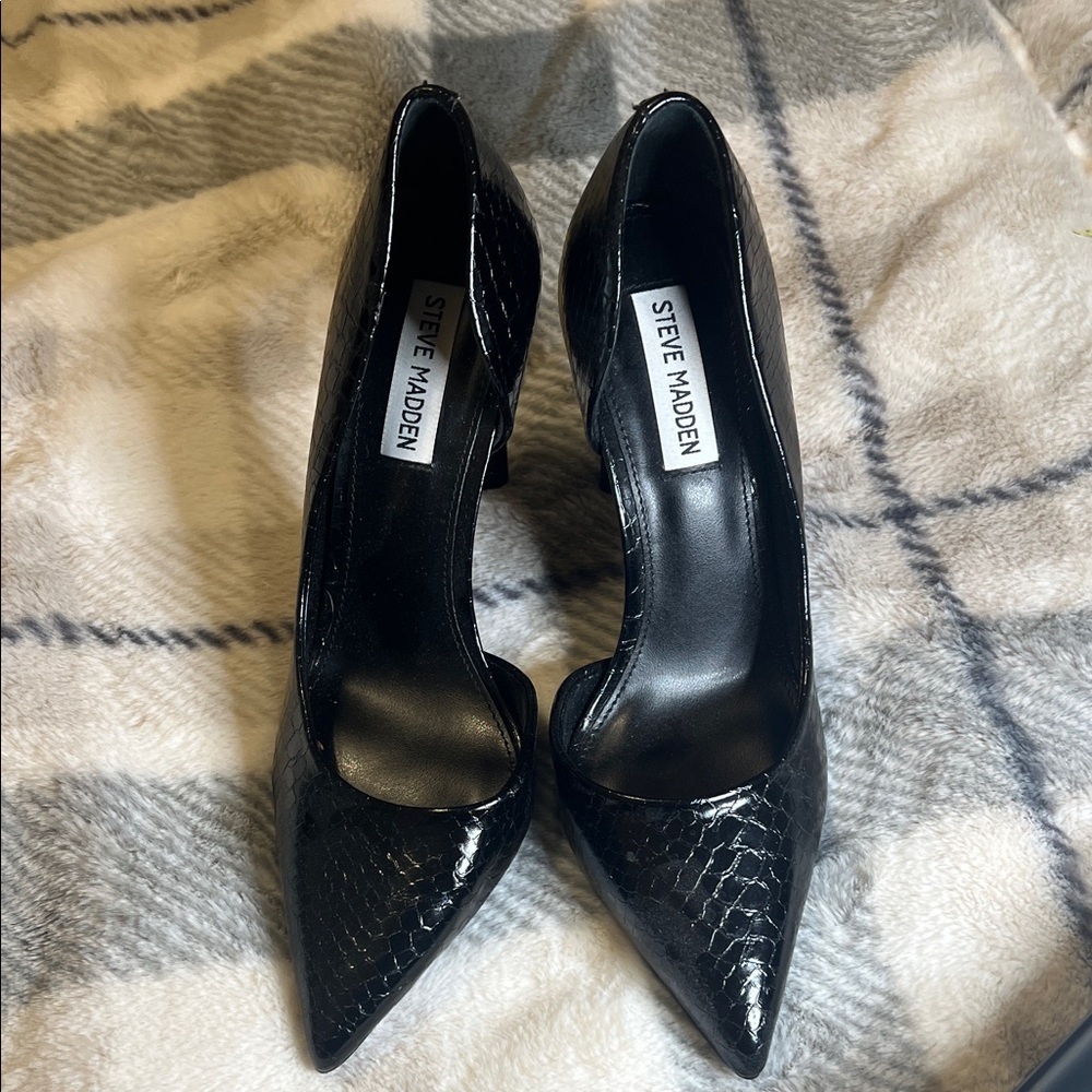 Steve Madden Black Snakeskin Heels